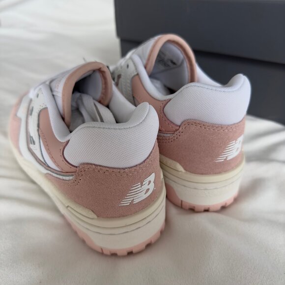 New Balance Women's 550 in White with Pink Sand and Sea Salt Size US 6.5 - Picture 5 of 6